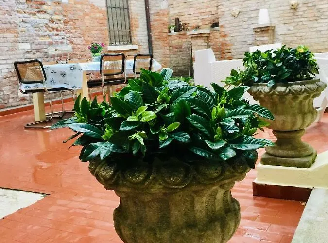 Ca'tronconi Ai Frari